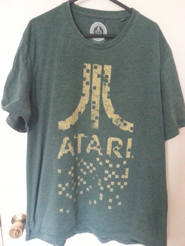 Green Atari T-shirt (Christmas 2013, from Vicki and Paul). I loved the purple tee when I got it in 2012, but this one blew me away :D And the print is holding up rather better on this, which is nice :D